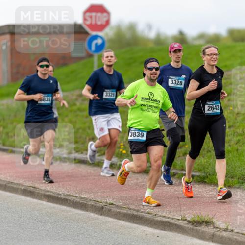 07.04.2024 - 43. Internationalen Wilhelmsburger Insellauf Michael Strokosch http://msf.ph/oto/6041504 07.04.2024 10:29:54 Laufen 5835, 3329, 3839, 3328, 2643 meine-sportfotos.de