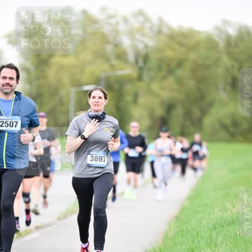 07.04.2024 - 43. Internationalen Wilhelmsburger Insellauf Dr. Thomas Lammeyer http://msf.ph/oto/6041540 07.04.2024 10:38:35 Laufen 2507, 3897 meine-sportfotos.de