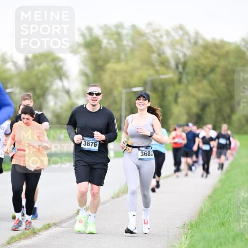 07.04.2024 - 43. Internationalen Wilhelmsburger Insellauf Dr. Thomas Lammeyer http://msf.ph/oto/6041602 07.04.2024 10:38:45 Laufen 3676, 3683 meine-sportfotos.de