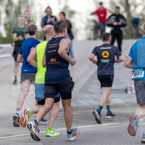 07.04.2024 - 43. Internationalen Wilhelmsburger Insellauf Michael Strokosch http://msf.ph/oto/6041724 07.04.2024 10:37:54 Laufen 3887 meine-sportfotos.de