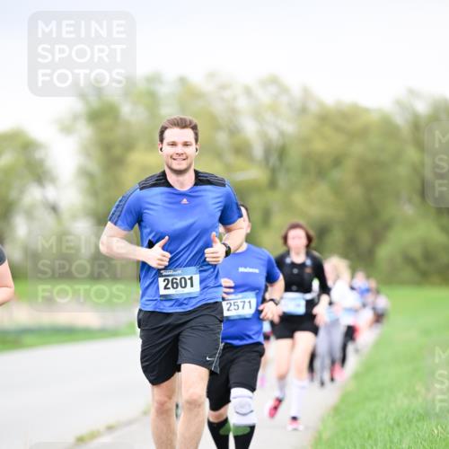 07.04.2024 - 43. Internationalen Wilhelmsburger Insellauf Dr. Thomas Lammeyer http://msf.ph/oto/6042050 07.04.2024 10:39:43 Laufen 2601, 2571 meine-sportfotos.de