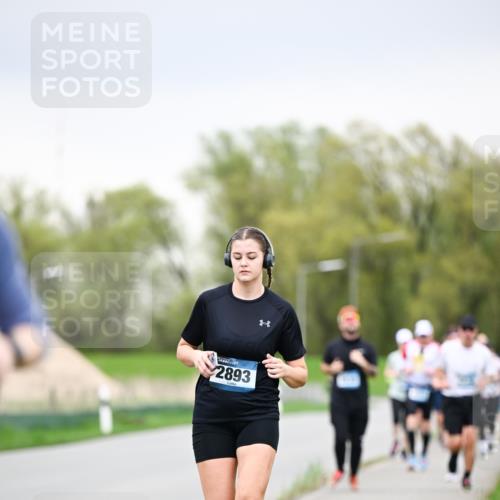 07.04.2024 - 43. Internationalen Wilhelmsburger Insellauf Dr. Thomas Lammeyer http://msf.ph/oto/6042243 07.04.2024 10:40:16 Laufen 2893 meine-sportfotos.de