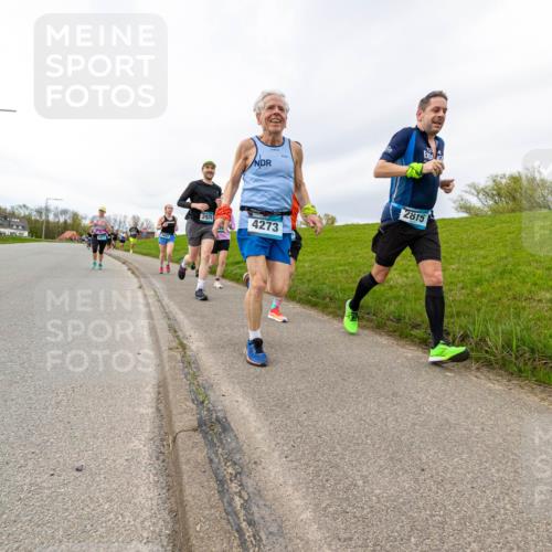 07.04.2024 - 43. Internationalen Wilhelmsburger Insellauf Michael Strokosch http://msf.ph/oto/6043575 07.04.2024 10:31:35 Laufen 2979, 4273, 2815 meine-sportfotos.de