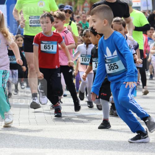 07.04.2024 - 43. Internationalen Wilhelmsburger Insellauf Strokosch-Dieckow http://msf.ph/oto/6064745 07.04.2024 13:04:49 Ziel 3107, 3108, 17, 26, 76, 89, 90, 94, 98, 168, 169, 177, 179, 180, 292, 296, 298, 299, 300, 301, 310, 312, 313, 316, 334, 336, 337, 340, 342, 390, 436, 447, 602, 604, 625, 631, 642, 645, 655, 664, 671, 674, 675, 680, 692, 693, 700, 701, 714, 715, 717, 718, 719, 721, 722, 726, 731, 735, 741, 742, 743, 751, 753, 762, 764, 766, 767, 768, 776, 893, 896, 897, 899, 900, 903, 905, 906, 910, 912, 914, 915, 916, 920, 921, 923, 924, 925, 934, 1060, 1070, 1120, 1137 meine-sportfotos.de