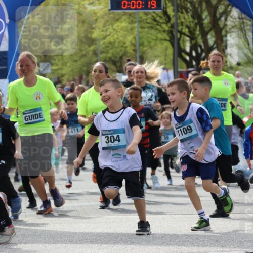 07.04.2024 - 43. Internationalen Wilhelmsburger Insellauf Strokosch-Dieckow http://msf.ph/oto/6064749 07.04.2024 13:04:43 Ziel 3107, 3108, 26, 37, 53, 108, 229, 334, 336, 337, 338, 339, 340, 342, 343, 365, 367, 375, 390, 399, 409, 411, 412, 414, 433, 436, 445, 447, 588, 602, 604, 605, 628, 642, 651, 680, 692, 712, 713, 715, 716, 717, 718, 719, 720, 721, 723, 724, 725, 726, 727, 728, 729, 730, 735, 742, 743, 744, 745, 746, 747, 748, 749, 750, 751, 752, 753, 754, 910, 913, 914, 915, 916, 918, 920, 921, 922, 923, 924, 925, 926, 1070, 1076, 1086, 1114, 1115, 1125, 1128 meine-sportfotos.de