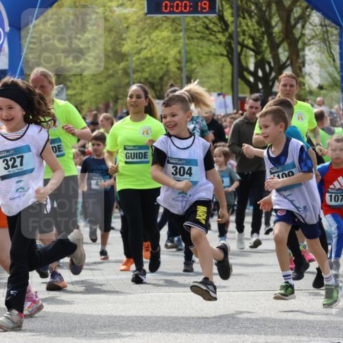 07.04.2024 - 43. Internationalen Wilhelmsburger Insellauf Strokosch-Dieckow http://msf.ph/oto/6064751 07.04.2024 13:04:43 Ziel 3107, 3108, 26, 37, 53, 108, 229, 334, 336, 337, 338, 339, 340, 342, 343, 365, 367, 375, 390, 399, 409, 411, 412, 414, 433, 436, 445, 447, 588, 602, 604, 605, 628, 642, 651, 680, 692, 712, 713, 715, 716, 717, 718, 719, 720, 721, 723, 724, 725, 726, 727, 728, 729, 730, 735, 742, 743, 744, 745, 746, 747, 748, 749, 750, 751, 752, 753, 754, 910, 913, 914, 915, 916, 918, 920, 921, 922, 923, 924, 925, 926, 1070, 1076, 1086, 1114, 1115, 1125, 1128 meine-sportfotos.de