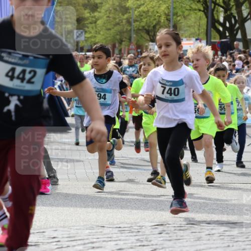 07.04.2024 - 43. Internationalen Wilhelmsburger Insellauf Strokosch-Dieckow http://msf.ph/oto/6064762 07.04.2024 13:04:37 Ziel 2, 15, 32, 37, 39, 53, 66, 68, 70, 71, 92, 99, 228, 229, 289, 290, 294, 297, 304, 305, 327, 329, 330, 343, 365, 367, 399, 409, 410, 411, 412, 414, 433, 588, 589, 590, 591, 592, 593, 597, 598, 599, 605, 628, 651, 706, 711, 713, 723, 727, 730, 732, 736, 745, 746, 747, 748, 752, 922, 1073, 1075, 1076, 1109, 1114, 1125, 1128, 1130 meine-sportfotos.de