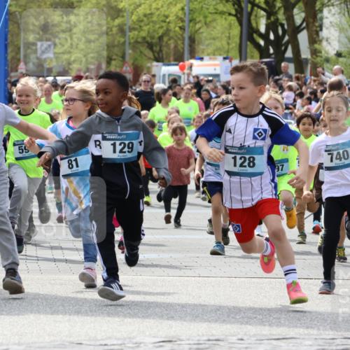 07.04.2024 - 43. Internationalen Wilhelmsburger Insellauf Strokosch-Dieckow http://msf.ph/oto/6064764 07.04.2024 13:04:35 Ziel 2, 15, 30, 32, 37, 39, 66, 68, 70, 71, 81, 92, 99, 128, 129, 228, 289, 290, 294, 297, 304, 305, 327, 329, 330, 399, 410, 411, 414, 433, 440, 442, 588, 589, 590, 591, 592, 593, 594, 595, 596, 597, 598, 599, 600, 706, 711, 713, 732, 736, 738, 740, 746, 747, 748, 1064, 1073, 1075, 1109, 1125, 1130 meine-sportfotos.de