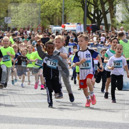 07.04.2024 - 43. Internationalen Wilhelmsburger Insellauf Strokosch-Dieckow http://msf.ph/oto/6064769 07.04.2024 13:04:34 Ziel 2, 15, 30, 32, 37, 39, 66, 68, 70, 71, 81, 92, 99, 128, 129, 228, 289, 290, 294, 297, 304, 305, 327, 329, 330, 410, 414, 433, 440, 442, 589, 590, 591, 592, 593, 594, 595, 596, 597, 598, 599, 600, 706, 711, 713, 732, 736, 738, 740, 746, 747, 748, 1064, 1073, 1075, 1109, 1130 meine-sportfotos.de