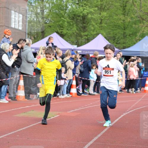 14.04.2024 - Hammer Lauf Strokosch-Dieckow http://msf.ph/oto/6065116 14.04.2024 09:49:41 Ziel 154, 865, 947, 951, 964, 1147, 154, 865, 947, 951, 964, 1147 meine-sportfotos.de