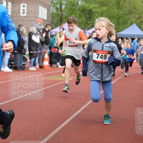 14.04.2024 - Hammer Lauf Strokosch-Dieckow http://msf.ph/oto/6065241 14.04.2024 09:50:36 Ziel 749, 786, 855, 936, 942, 970, 974, 1007, 1143, 1203, 1259, 1294, 1324, 1377, 749, 786, 855, 936, 942, 970, 974, 1007, 1143, 1203, 1259, 1294, 1324, 1377 meine-sportfotos.de