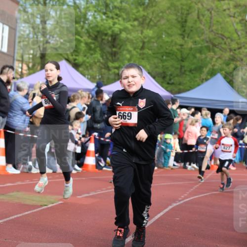 14.04.2024 - Hammer Lauf Strokosch-Dieckow http://msf.ph/oto/6065371 14.04.2024 09:51:54 Ziel 101, 102, 566, 801, 927, 1295, 1402, 101, 102, 566, 801, 927, 1295, 1402 meine-sportfotos.de