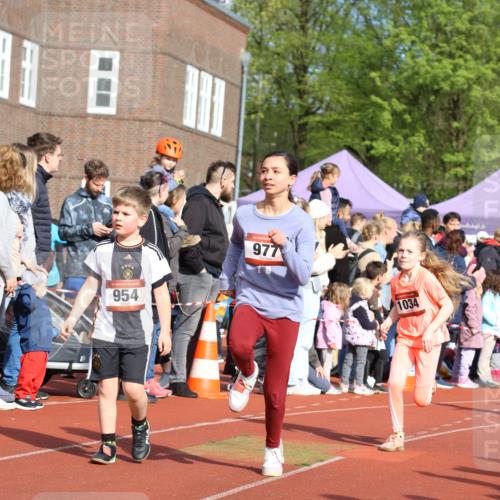 14.04.2024 - Hammer Lauf Strokosch-Dieckow http://msf.ph/oto/6065617 14.04.2024 09:52:31 Ziel 439, 470, 615, 720, 866, 913, 949, 973, 992, 1141, 1291, 439, 470, 615, 720, 866, 913, 949, 973, 992, 1141, 1291 meine-sportfotos.de