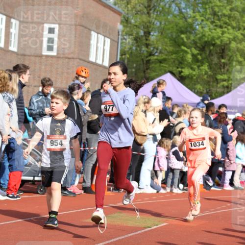 14.04.2024 - Hammer Lauf Strokosch-Dieckow http://msf.ph/oto/6065625 14.04.2024 09:52:31 Ziel 439, 470, 615, 720, 866, 913, 949, 973, 992, 1141, 1291, 439, 470, 615, 720, 866, 913, 949, 973, 992, 1141, 1291 meine-sportfotos.de