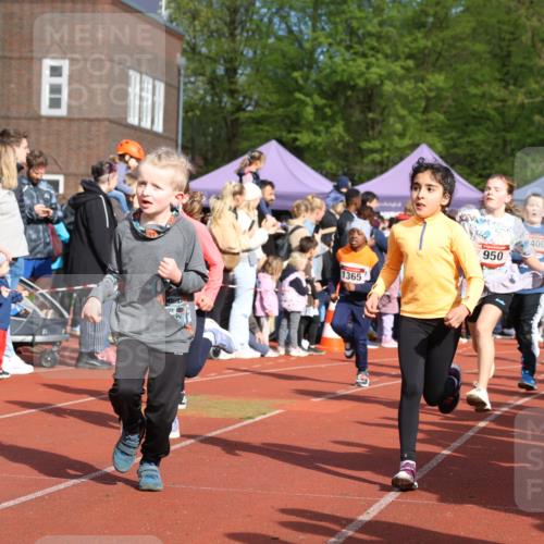 14.04.2024 - Hammer Lauf Strokosch-Dieckow http://msf.ph/oto/6065742 14.04.2024 09:52:40 Ziel 569, 578, 672, 949, 954, 996, 1034, 1226, 1397, 569, 578, 672, 949, 954, 996, 1034, 1226, 1397 meine-sportfotos.de