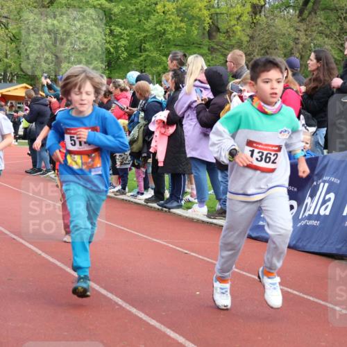 14.04.2024 - Hammer Lauf Strokosch-Dieckow http://msf.ph/oto/6068120 14.04.2024 09:50:49 Ziel 498, 664, 760, 824, 885, 957, 969, 970, 993, 1006, 1017, 1039, 1057, 1058, 1180, 1203, 1277, 1285 meine-sportfotos.de