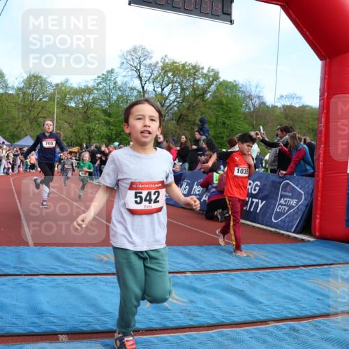 14.04.2024 - Hammer Lauf Strokosch-Dieckow http://msf.ph/oto/6068152 14.04.2024 09:50:51 Ziel 498, 514, 542, 664, 760, 824, 885, 957, 993, 1006, 1035, 1039, 1057, 1058, 1180, 1277, 1362 meine-sportfotos.de