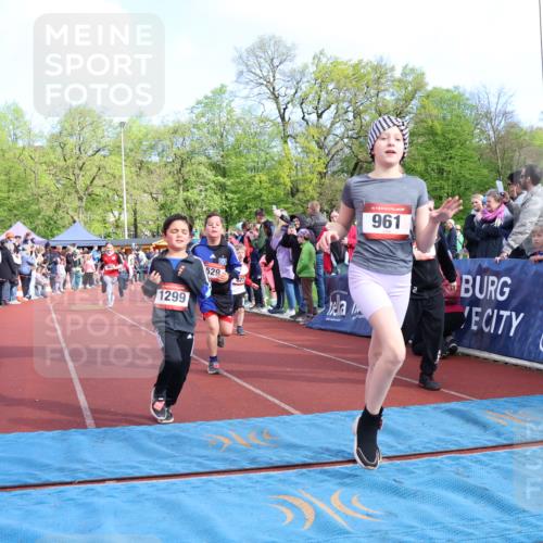 14.04.2024 - Hammer Lauf Strokosch-Dieckow http://msf.ph/oto/6069338 14.04.2024 09:52:00 Ziel 101, 102, 566, 669, 801, 927, 961, 1295, 1299, 1402 meine-sportfotos.de