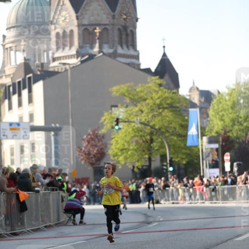 27.04.2024 - Das Zehntel Fuchs,  Jonas http://msf.ph/oto/6100550 27.04.2024 08:48:04 Ziel 1712, 2181, 2327, 3154, 3437, 3683 meine-sportfotos.de