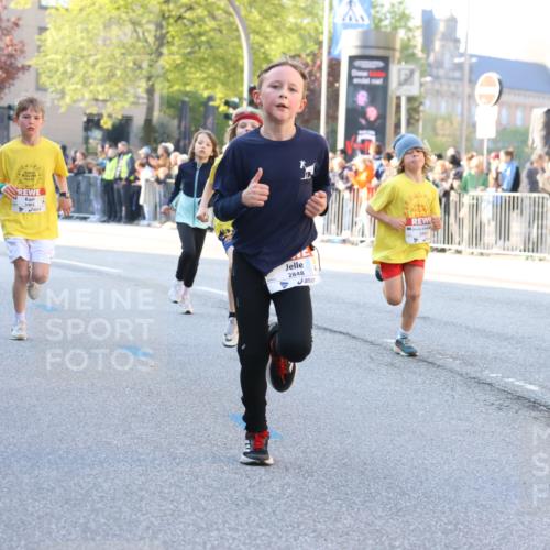 27.04.2024 - Das Zehntel Strokosch-Dieckow http://msf.ph/oto/6100818 27.04.2024 08:48:45 Laufen 1252, 2317, 2663, 2818, 2848, 3177, 3382, 3402, 3465, 3657, 3873, 3924 meine-sportfotos.de