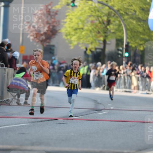 27.04.2024 - Das Zehntel Fuchs,  Jonas http://msf.ph/oto/6101052 27.04.2024 08:49:27 Ziel 1326, 1935, 2264, 2839, 3169, 3173, 3238, 3241, 3443, 3619, 3703, 3783, 3784, 3819 meine-sportfotos.de