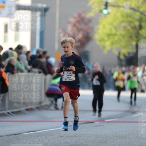 27.04.2024 - Das Zehntel Fuchs,  Jonas http://msf.ph/oto/6101111 27.04.2024 08:49:34 Ziel 1326, 1935, 3238, 3241, 3453, 3619, 3764, 3784, 3819 meine-sportfotos.de