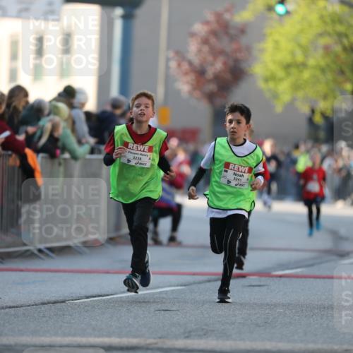 27.04.2024 - Das Zehntel Fuchs,  Jonas http://msf.ph/oto/6101178 27.04.2024 08:49:40 Ziel 2167, 3238, 3241, 3453, 3641, 3704, 3764, 3769, 3778, 3784, 3819, 3846 meine-sportfotos.de