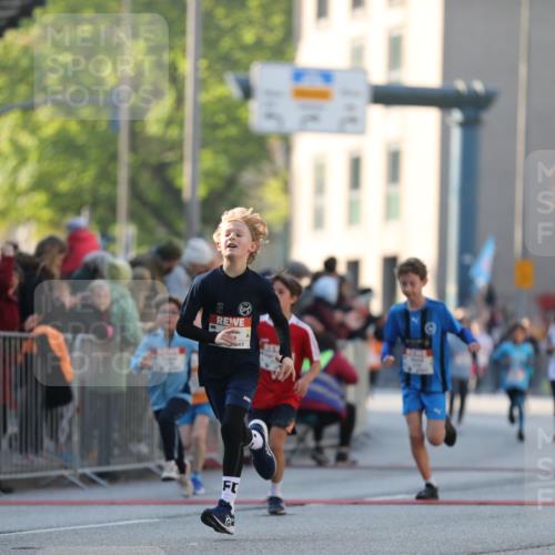 27.04.2024 - Das Zehntel Fuchs,  Jonas http://msf.ph/oto/6101208 27.04.2024 08:49:50 Ziel 2014, 2167, 2354, 2596, 2792, 3043, 3141, 3155, 3156, 3472, 3641, 3704, 3764, 3769, 3778, 3846 meine-sportfotos.de
