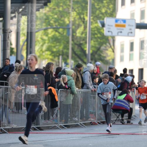 27.04.2024 - Das Zehntel Fuchs,  Jonas http://msf.ph/oto/6101256 27.04.2024 08:50:01 Ziel 1233, 1707, 2014, 2354, 2596, 2792, 3043, 3141, 3152, 3155, 3156, 3472, 3480, 3709, 3775, 3794, 3833 meine-sportfotos.de