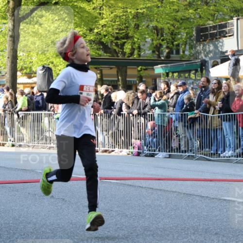 27.04.2024 - Das Zehntel H.Heesch http://msf.ph/oto/6104628 27.04.2024 08:49:19 Ziel 1326, 1491, 1498, 1935, 2264, 2599, 2805, 2839, 3169, 3173, 3443, 3619, 3703, 3783 meine-sportfotos.de