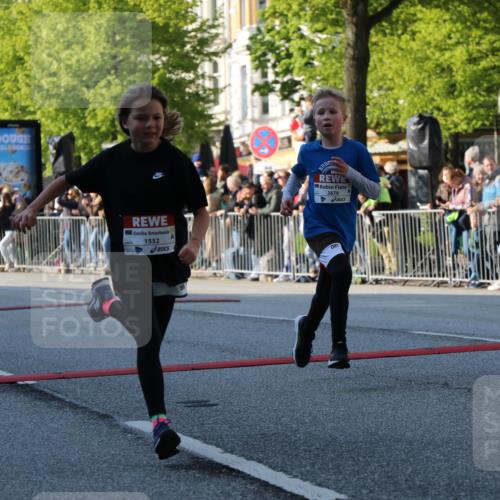 27.04.2024 - Das Zehntel H.Heesch http://msf.ph/oto/6104741 27.04.2024 08:50:19 Ziel 1230, 1497, 1552, 1553, 1584, 1596, 1661, 1929, 2114, 2134, 2345, 2360, 2644, 2652, 2679, 3030, 3112, 3145, 3168, 3473, 3705, 3706, 3833 meine-sportfotos.de