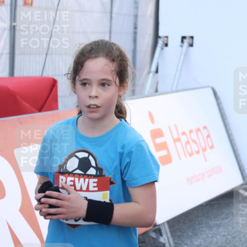 27.04.2024 - Das Zehntel Lena Gebhardt http://msf.ph/oto/6125006 27.04.2024 08:48:09 Ziel 1595 meine-sportfotos.de