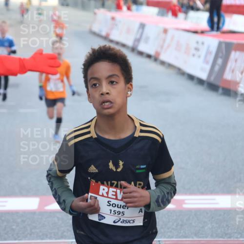 27.04.2024 - Das Zehntel Lena Gebhardt http://msf.ph/oto/6125224 27.04.2024 08:48:24 Ziel 2820, 3481, 3626, 3876 meine-sportfotos.de