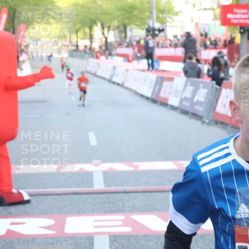 27.04.2024 - Das Zehntel Lena Gebhardt http://msf.ph/oto/6125551 27.04.2024 08:48:30 Ziel 3481, 3876 meine-sportfotos.de