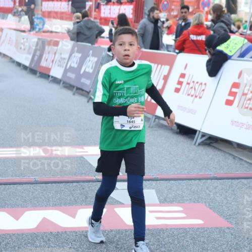 27.04.2024 - Das Zehntel Lena Gebhardt http://msf.ph/oto/6127018 27.04.2024 08:49:07 Ziel 1192, 1645, 2608, 2824, 2930, 3176, 3900 meine-sportfotos.de