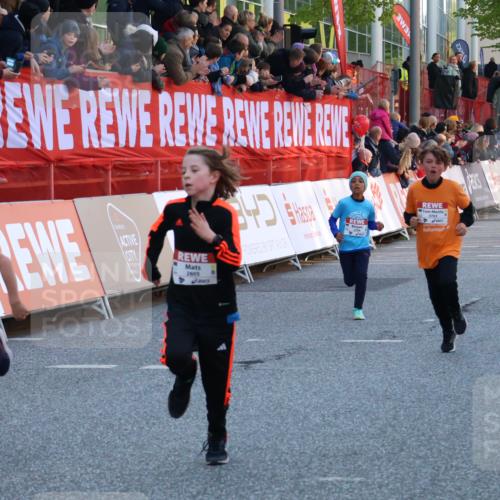 27.04.2024 - Das Zehntel Strokosch-Dieckow http://msf.ph/oto/6127631 27.04.2024 08:49:59 Ziel 1491, 1498, 1935, 2264, 2599, 2805, 2839, 3173, 3443, 3703, 3783, 3924 meine-sportfotos.de