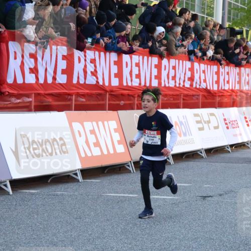 27.04.2024 - Das Zehntel Strokosch-Dieckow http://msf.ph/oto/6128057 27.04.2024 08:50:16 Ziel 1326, 3169, 3238, 3241, 3453, 3619, 3764, 3784, 3819 meine-sportfotos.de