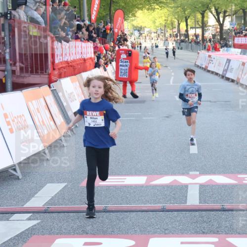 27.04.2024 - Das Zehntel Lena Gebhardt http://msf.ph/oto/6128107 27.04.2024 08:49:25 Ziel 1452, 2222, 2317, 2352, 2663, 3177, 3382, 3402, 3465 meine-sportfotos.de