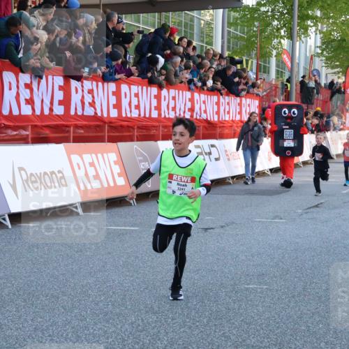 27.04.2024 - Das Zehntel Strokosch-Dieckow http://msf.ph/oto/6128137 27.04.2024 08:50:18 Ziel 1326, 3169, 3238, 3241, 3453, 3764, 3784, 3819 meine-sportfotos.de