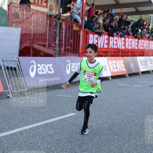 27.04.2024 - Das Zehntel Strokosch-Dieckow http://msf.ph/oto/6128169 27.04.2024 08:50:19 Ziel 1326, 3169, 3238, 3241, 3453, 3764, 3784, 3819 meine-sportfotos.de