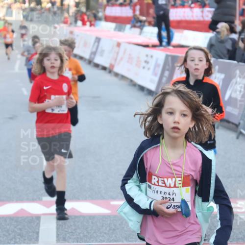 27.04.2024 - Das Zehntel Lena Gebhardt http://msf.ph/oto/6130278 27.04.2024 08:50:02 Ziel 1498, 1935, 2264, 2599, 2805, 2839, 3619, 3703, 3783, 3924 meine-sportfotos.de