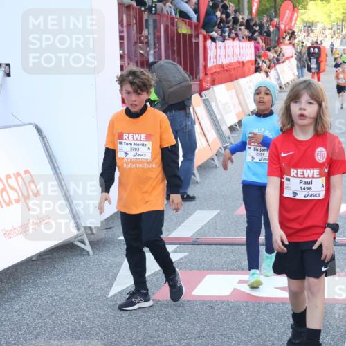 27.04.2024 - Das Zehntel Lena Gebhardt http://msf.ph/oto/6130656 27.04.2024 08:50:07 Ziel 1326, 1935, 2264, 2599, 3619, 3703, 3819 meine-sportfotos.de