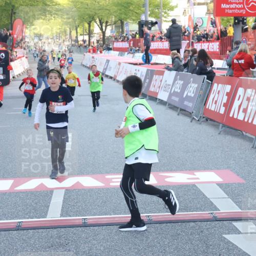 27.04.2024 - Das Zehntel Lena Gebhardt http://msf.ph/oto/6131368 27.04.2024 08:50:22 Ziel 2167, 3169, 3238, 3241, 3453, 3704, 3764, 3778, 3784 meine-sportfotos.de