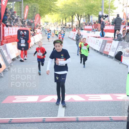 27.04.2024 - Das Zehntel Lena Gebhardt http://msf.ph/oto/6131455 27.04.2024 08:50:23 Ziel 2167, 3169, 3238, 3241, 3453, 3704, 3764, 3769, 3778, 3784 meine-sportfotos.de