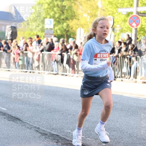 27.04.2024 - Das Zehntel Strokosch-Dieckow http://msf.ph/oto/6159846 27.04.2024 08:50:24 Laufen 1471, 1490, 1866, 2018, 2134, 2345, 2580, 2825, 3168, 3455, 3460, 3838 meine-sportfotos.de