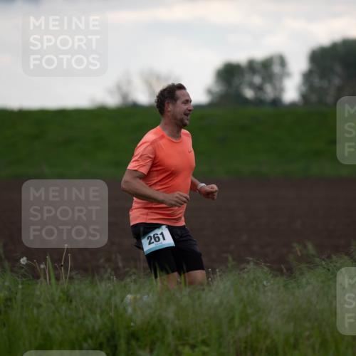 05.05.2024 - 7. Wedeler Halbmarathon Michael Strokosch http://msf.ph/oto/6221015 05.05.2024 10:55:48 Laufen 261 meine-sportfotos.de