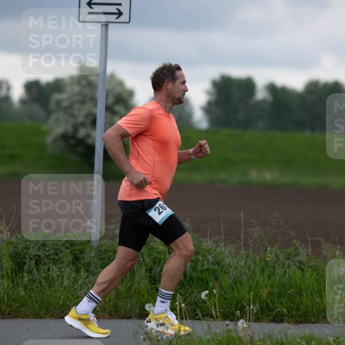 05.05.2024 - 7. Wedeler Halbmarathon Michael Strokosch http://msf.ph/oto/6221021 05.05.2024 10:55:50 Laufen 26 meine-sportfotos.de