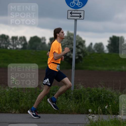05.05.2024 - 7. Wedeler Halbmarathon Michael Strokosch http://msf.ph/oto/6221026 05.05.2024 10:55:54 Laufen  meine-sportfotos.de