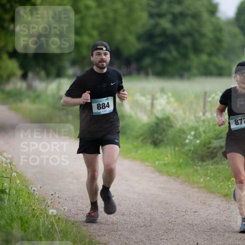 05.05.2024 - 7. Wedeler Halbmarathon Michael Strokosch http://msf.ph/oto/6221141 05.05.2024 11:07:38 Laufen 884, 103, 872 meine-sportfotos.de