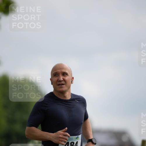 05.05.2024 - 7. Wedeler Halbmarathon Michael Strokosch http://msf.ph/oto/6221165 05.05.2024 11:08:22 Laufen 484 meine-sportfotos.de